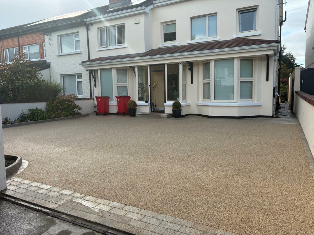 Resin Bound Driveway with Cobblestone Border in Drumcondra, Dublin