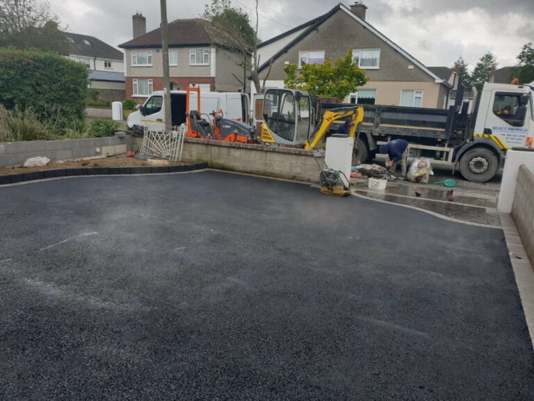 Asphalt Driveway With Cobblestone Border in Dublin