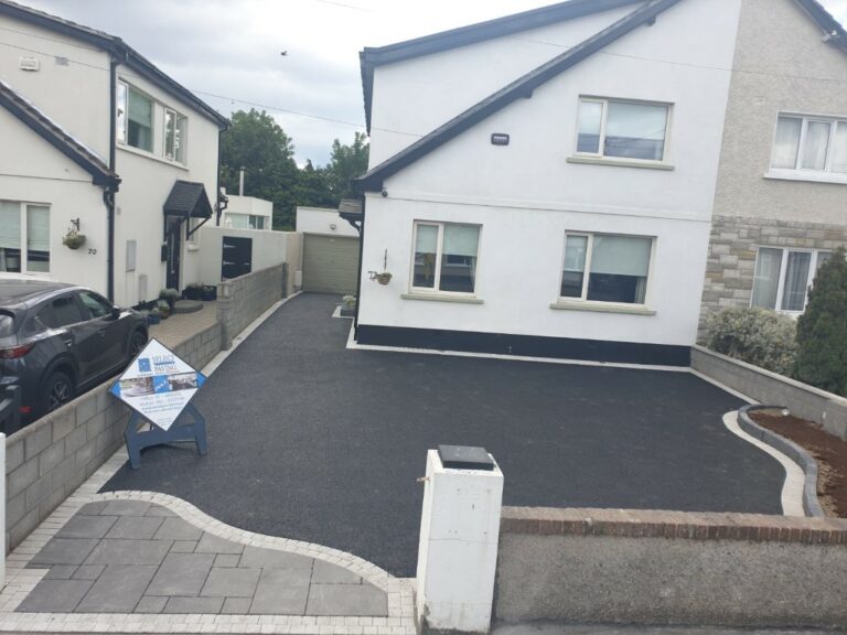 Asphalt Driveway With Cobblestone Border in Dublin