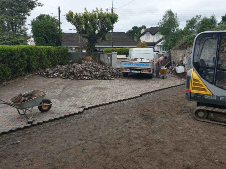 Gravel Driveway with Cobbled Pathway and Apron in Templeogue, Dublin