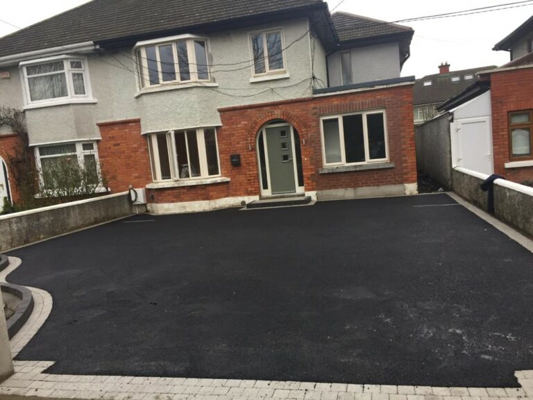 Tarmac Driveway with Grey Cobblestone Border in Dublin